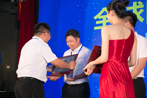 源碼太陽(yáng)能路燈，源碼太陽(yáng)能路燈廠家，源碼太陽(yáng)能路燈價(jià)格