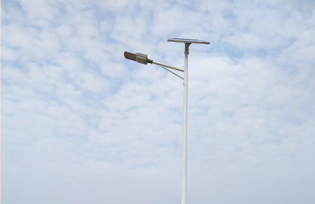 太陽(yáng)能路燈燈頭組裝過程